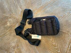 WanderFull Black Quilted Puffer Crossbody Water Bottle Bag